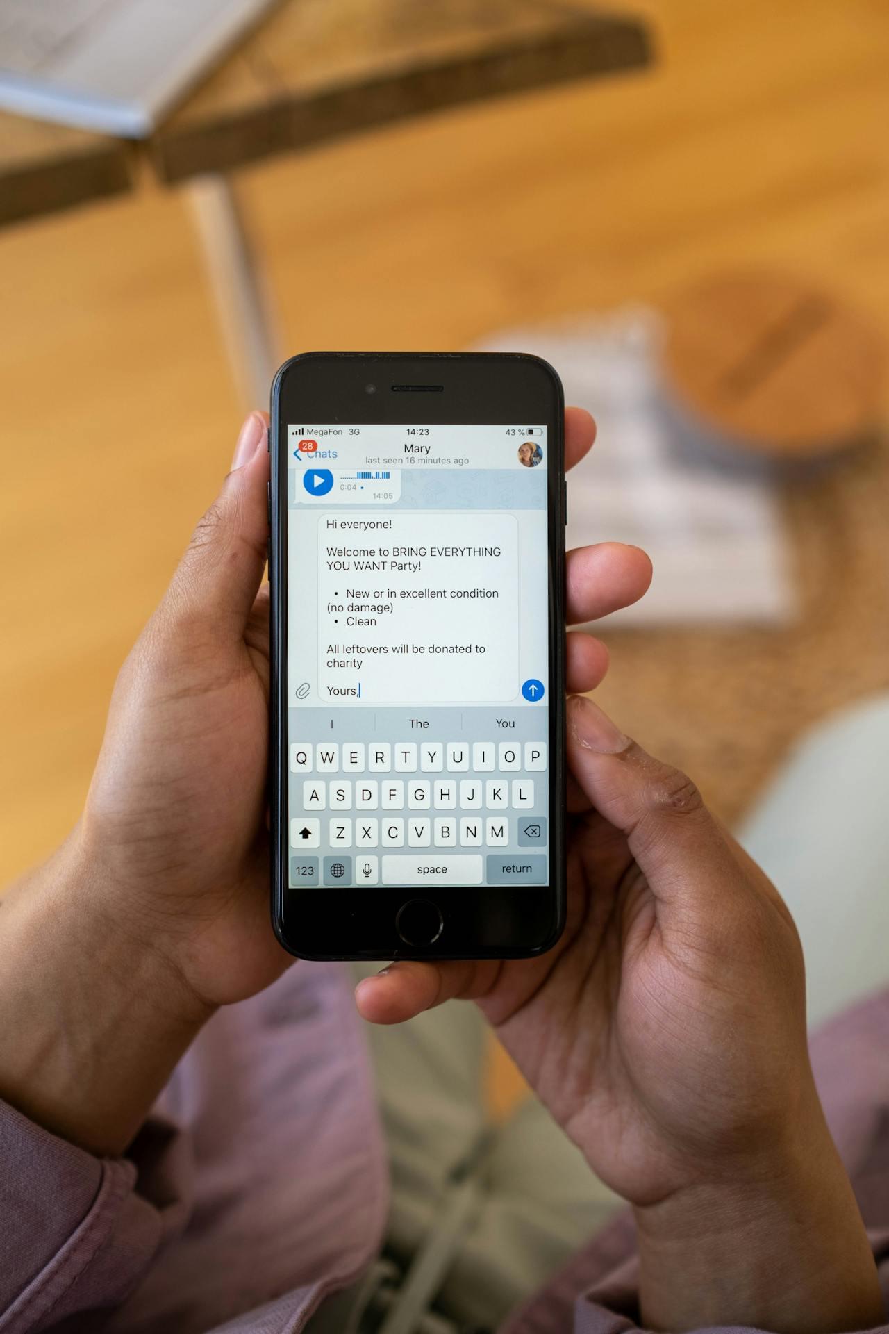 Chatbot na ekranie telefonu